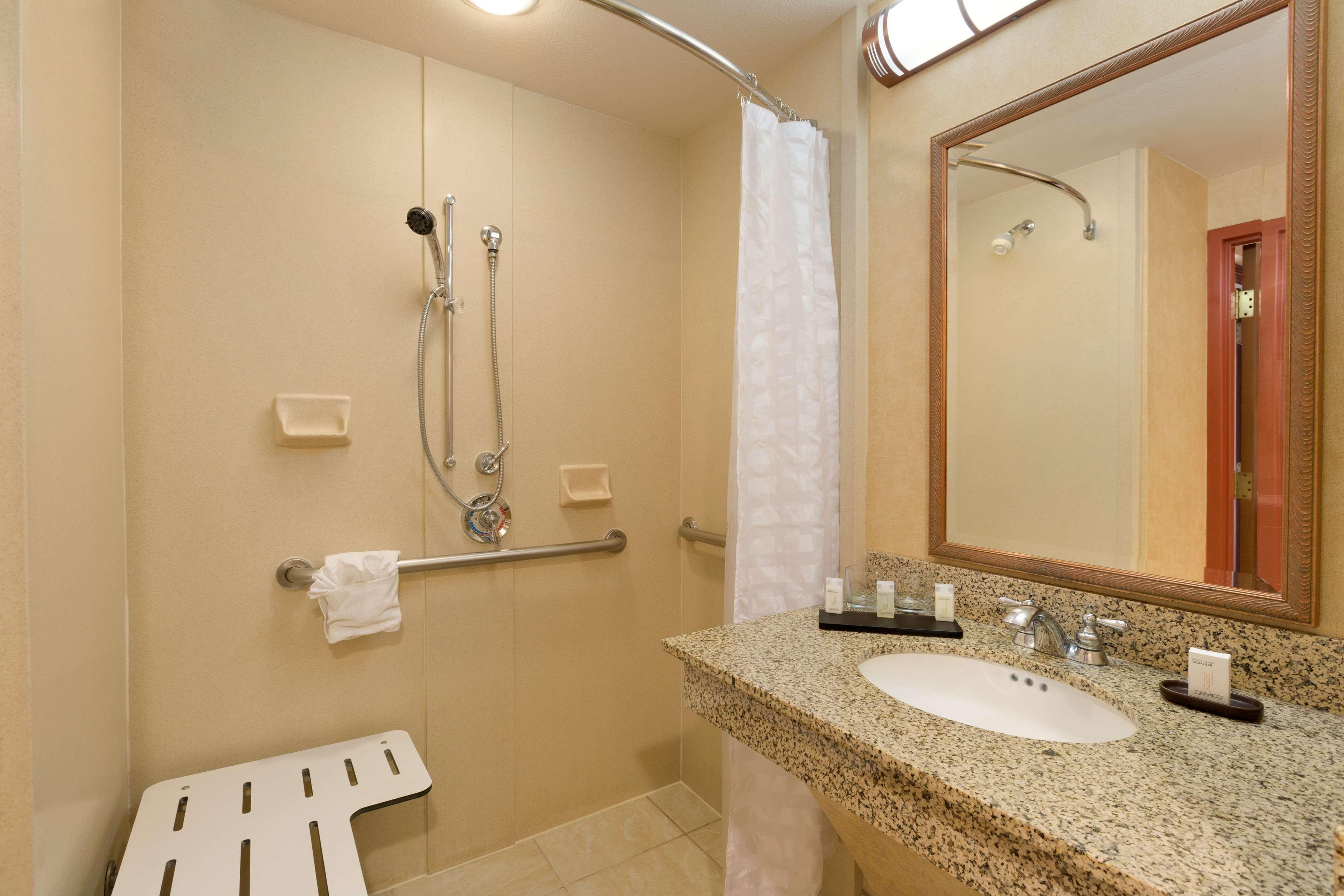 Embassy By Hilton Dallas & Convention Center Hotel