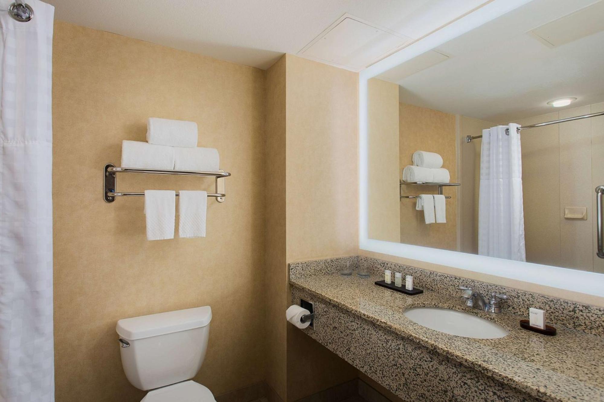 Embassy By Hilton Dallas & Convention Center Hotel