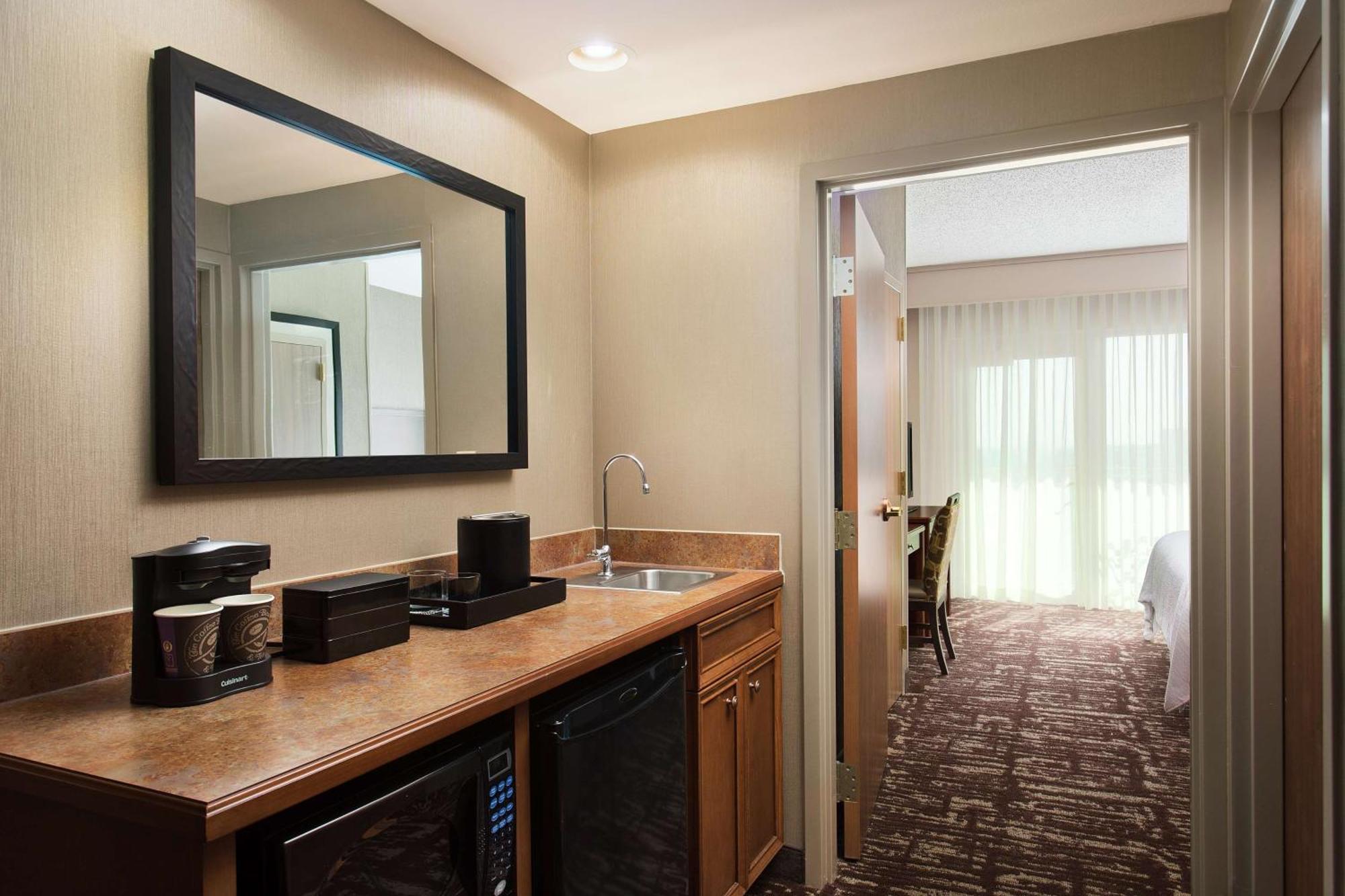 Embassy By Hilton Dallas & Convention Center Hotel 4*