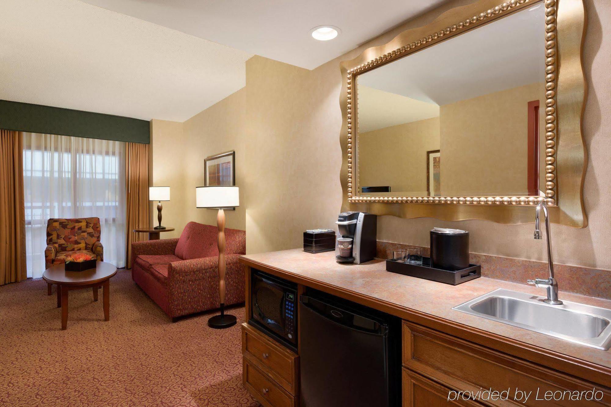 Embassy By Hilton Dallas & Convention Center 4*