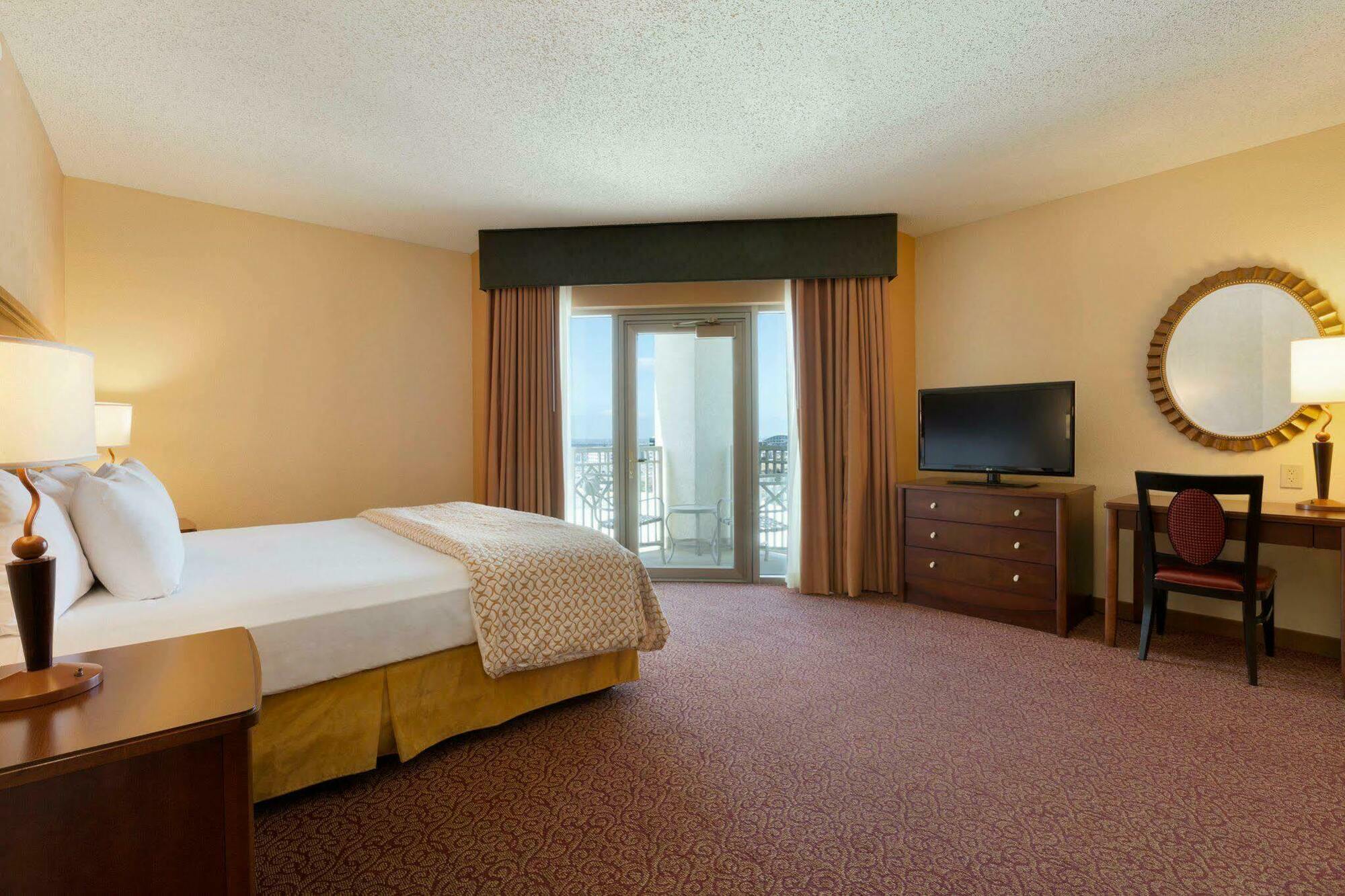 Embassy By Hilton Dallas & Convention Center